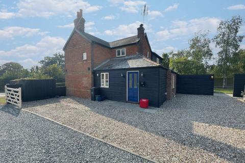 4 bedroom detached house to rent, Hillside House, Colchester Road, CM9