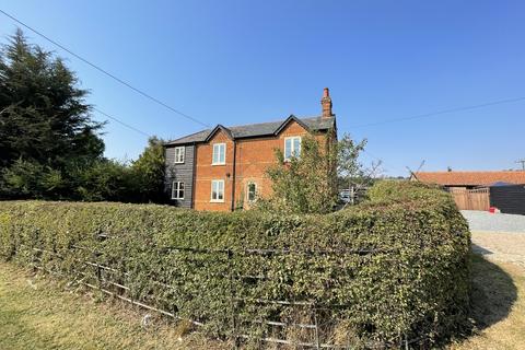 4 bedroom detached house to rent, Hillside House, Colchester Road, CM9