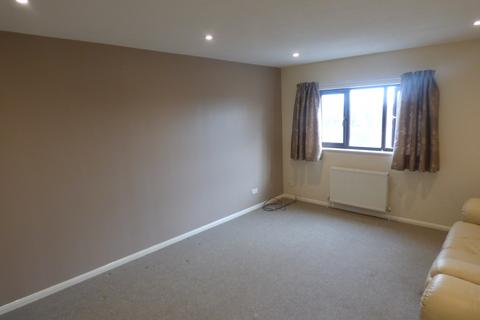 2 bedroom flat to rent, Browning Road, Luton LU4