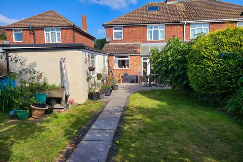 3 bedroom semi-detached house for sale, Lackford Avenue, Totton SO40