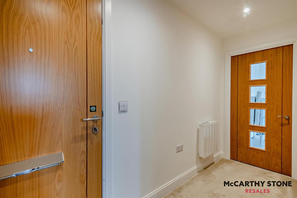 8611364-interior09-800.JPG