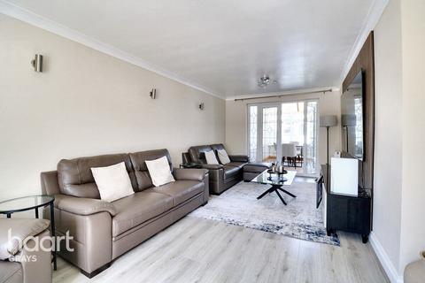 3 bedroom terraced house for sale, Long Lane, Grays