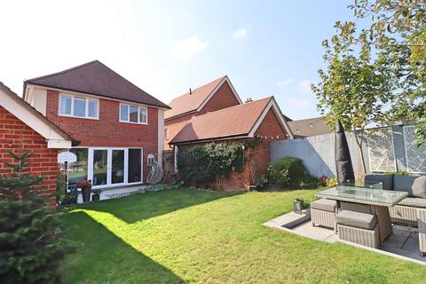 4 bedroom detached house for sale, Broomfield Way, Braintree