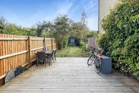 45 Brookfields, Cambridge, CB1 3NZ