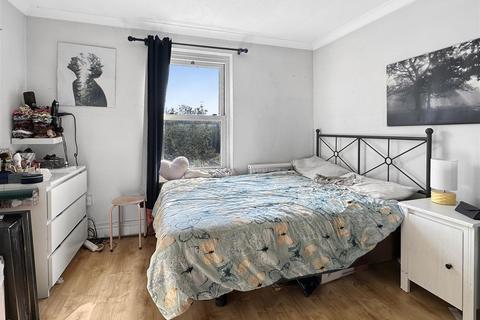 45 Brookfields, Cambridge, CB1 3NZ