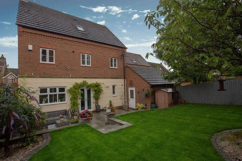 5 bedroom detached house for sale, High Court Way, Hampton Vale, Peterborough, Cambridgeshire. PE7 8ER