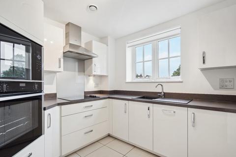 2 bedroom flat for sale, The Broadway, Old Amersham, Buckinghamshire, HP7 0HL