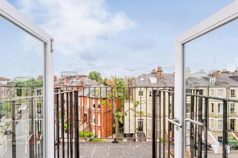 3 bedroom flat to rent, Crossfield Road, Belsize Park NW3