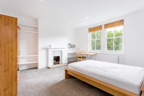 3 bedroom flat to rent, Crossfield Road, Belsize Park NW3