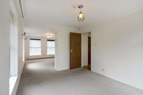 3 bedroom terraced house to rent, Spean Court Wollaton Road, Nottingham, Nottinghamshire, NG8