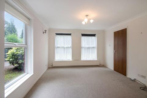 3 bedroom terraced house to rent, Spean Court Wollaton Road, Nottingham, Nottinghamshire, NG8