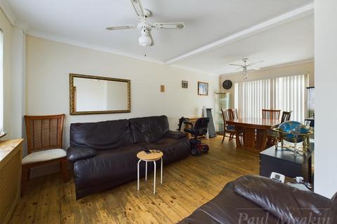 3 bedroom terraced house for sale, Headley Drive, Croydon