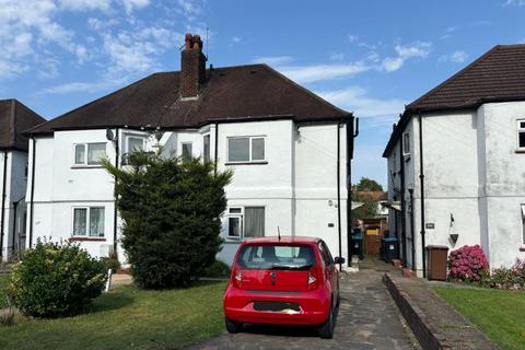 2 bedroom flat for sale, 137 Limpsfield Road, Warlingham, Surrey, CR6 9RH