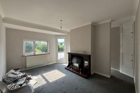 2 bedroom flat for sale, 137 Limpsfield Road, Warlingham, Surrey, CR6 9RH