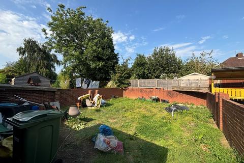 137 Limpsfield Road, Warlingham, CR6 9RH