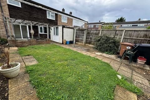 3 bedroom terraced house to rent, Webb Rise, Stevenage SG1