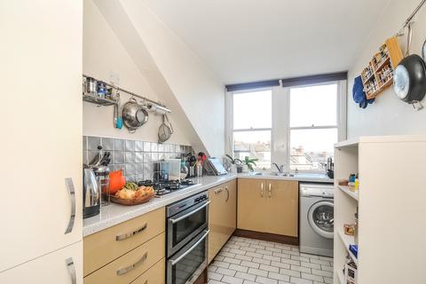 2 bedroom apartment to rent, Harold Road Crouch End N8