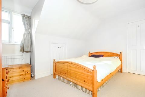 2 bedroom apartment to rent, Harold Road Crouch End N8