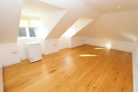 2 bedroom apartment to rent, Watling Street, Radlett