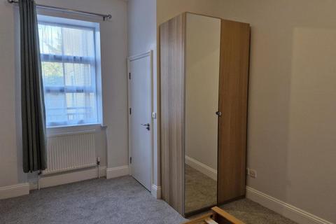 1 bedroom flat to rent, Myddleton Road, London