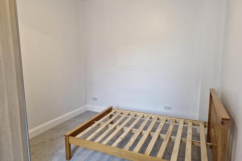 1 bedroom flat to rent, Myddleton Road, London