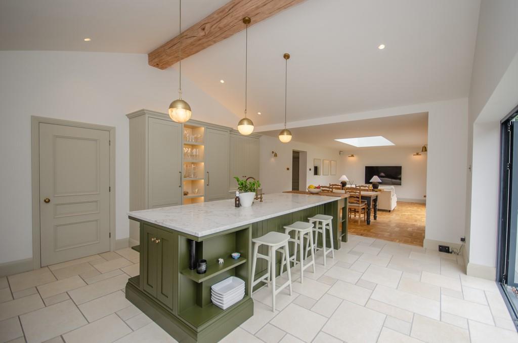 Kitchen pic 4.jpg