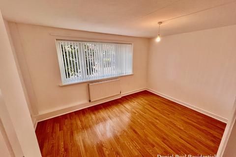 2 bedroom maisonette for sale, Boston Manor Road