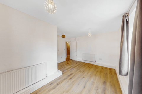 4 bedroom apartment to rent, Bracken House, London, E3