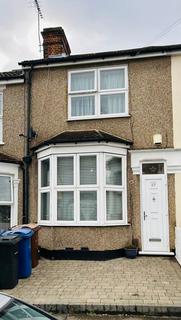 2 bedroom terraced house to rent, Cromwell Road, Grays, Essex, RM17