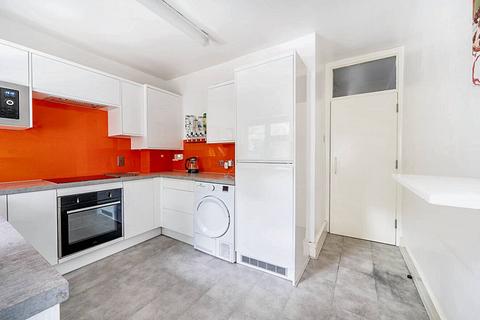 2 bedroom ground floor maisonette for sale, Leucha Road, London E17