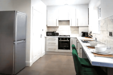 2 bedroom duplex to rent, Saxon Drive, London, W3