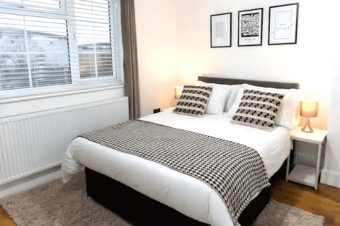 2 bedroom duplex to rent, Saxon Drive, London, W3