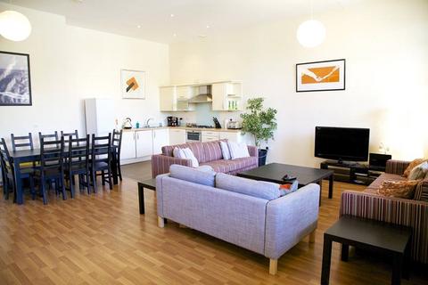 3 bedroom apartment for sale, St Georges Walk, Gosport, Hampshire, PO12