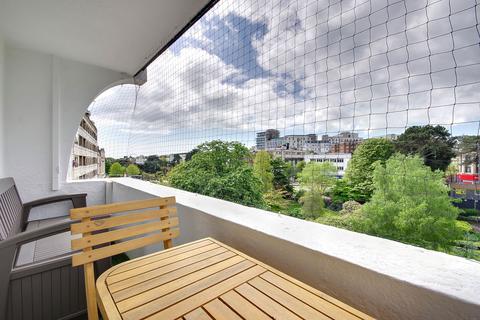 1 bedroom apartment for sale, Flat 43 Hampshire Court, Bourne Avenue, Bournemouth, Dorset, BH2 6DW