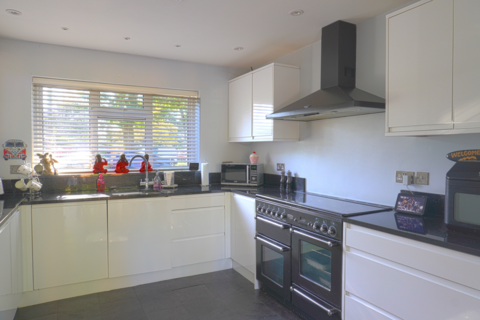 3 bedroom detached house for sale, Langley Close, Epsom KT18