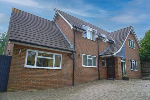 15 Langley Close, Epsom, KT18 6HG