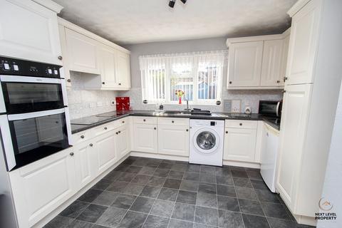 4 bedroom detached house for sale, Beech Avenue, Doddington, PE15