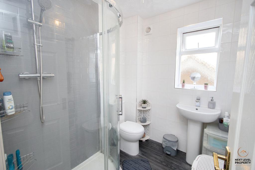 En Suite Shower Room