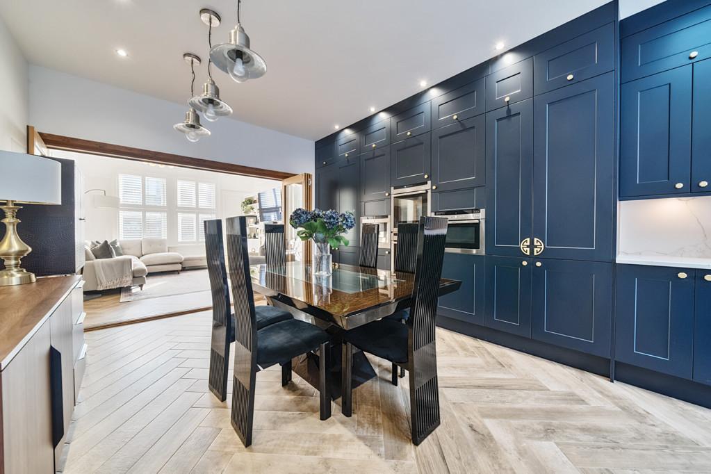 Kitchen/Dining