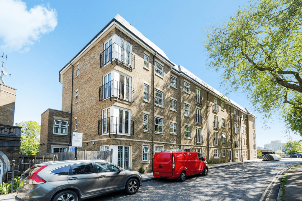 Cadogan Terrace, London, E9 3 bed apartment for sale £775,000