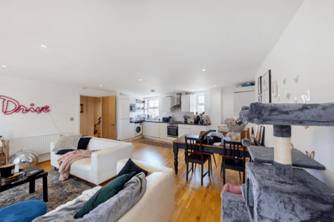 3 bedroom apartment for sale, Cadogan Terrace, London, E9