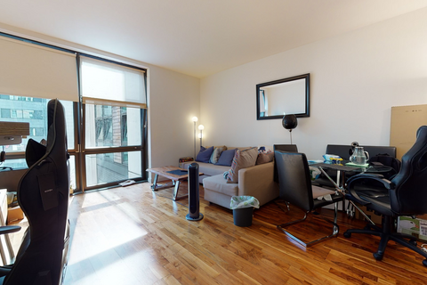 South Quay Square, London, E14