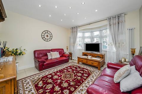 3 Rochester Gardens, Ilford, IG1 3LZ