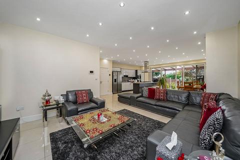3 Rochester Gardens, Ilford, IG1 3LZ