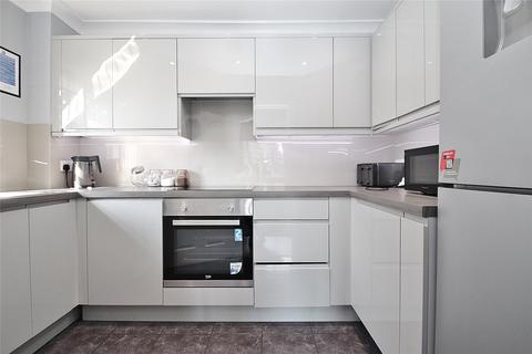 2 bedroom flat for sale, Alexandra Gardens, Woking GU21