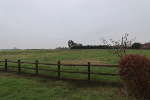 2 bedroom bungalow to rent, Church Lane, Kirton