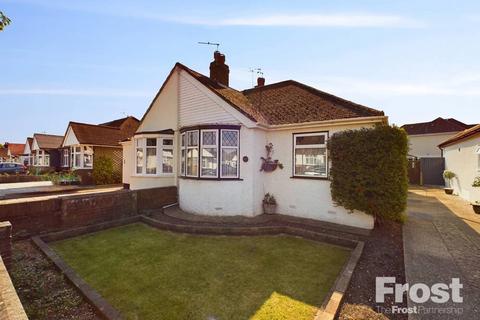 3 bedroom bungalow for sale, Parkfield Crescent, Feltham, TW13