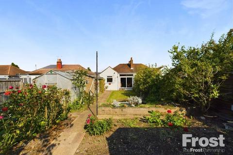 3 bedroom bungalow for sale, Parkfield Crescent, Feltham, TW13