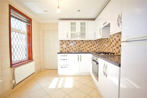 4 bedroom terraced house to rent, Queens Road, Haringey, London, N11