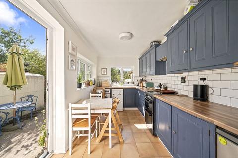 4 Brooklands, Totnes, TQ9 5AR